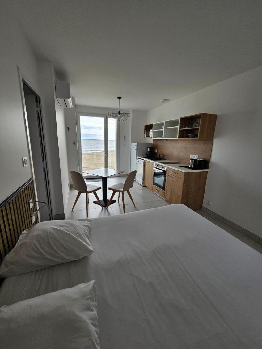 Hotel Les Dunes ลาทร็องช์-ซูร์-แมร์ ภายนอก รูปภาพ